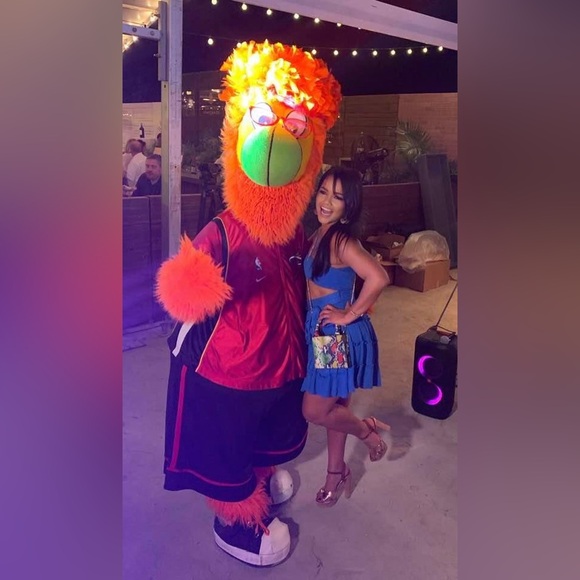 MEET THE POSHER! - Picture 10 of 13